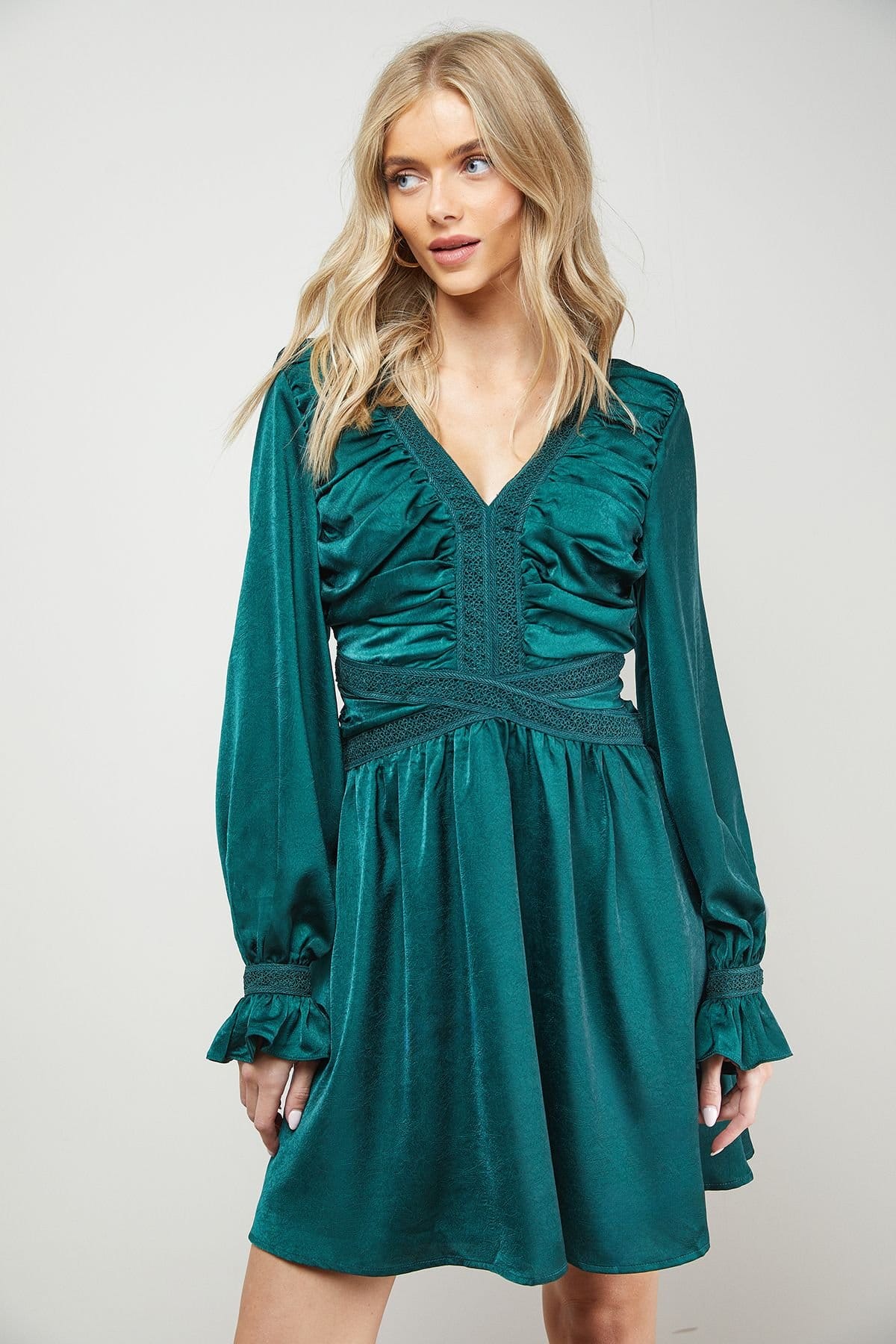 Oasis Oasis Women's Lace Trim Gathered V Neck Mini Dress in Forest - 4