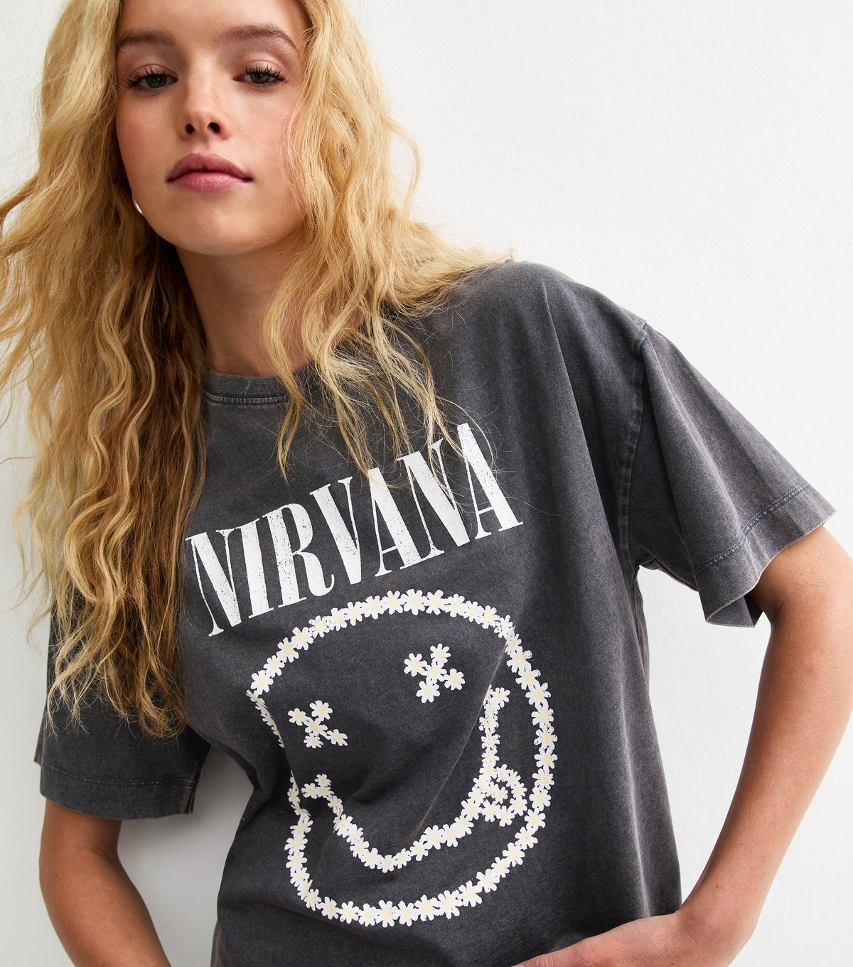 New Look Women's Dark Grey Nirvana Daisy Smiley Oversized T-Shirt New Look - 2