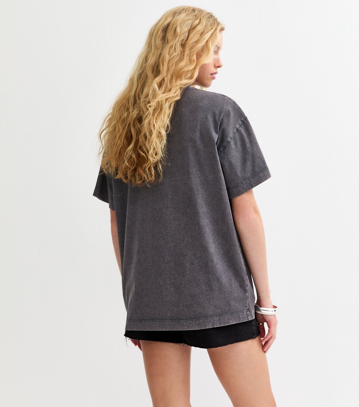New Look Women's Dark Grey Nirvana Daisy Smiley Oversized T-Shirt New Look - 4