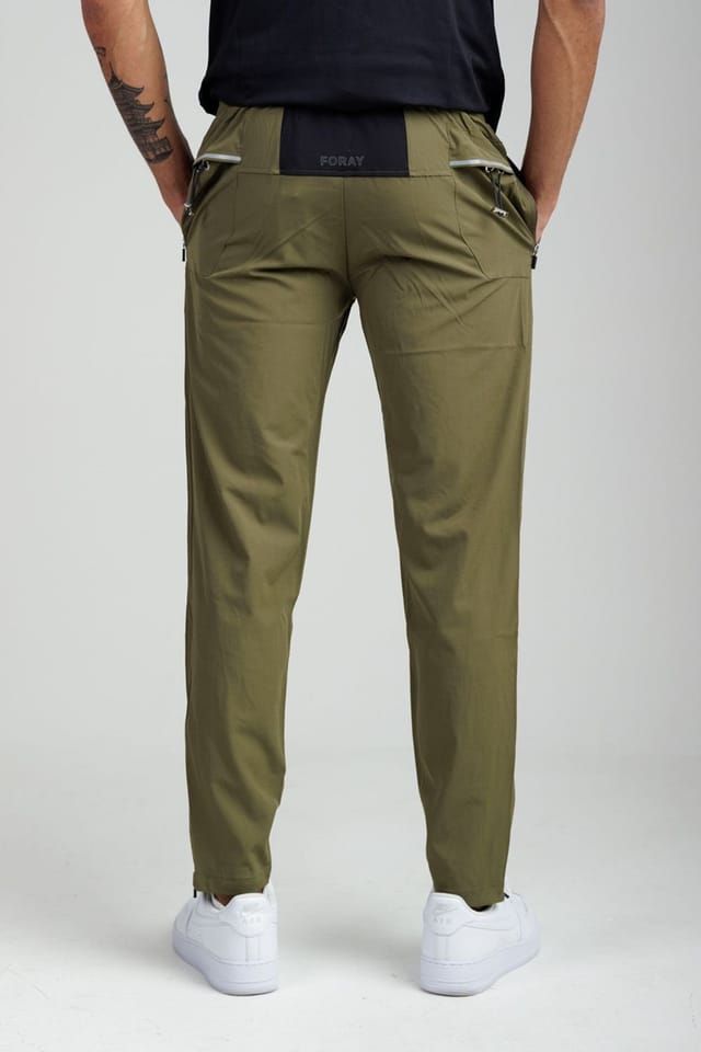Foray Foray Men's Regular Fit Lightweight Technical Stretch Joggers in Khaki - 2