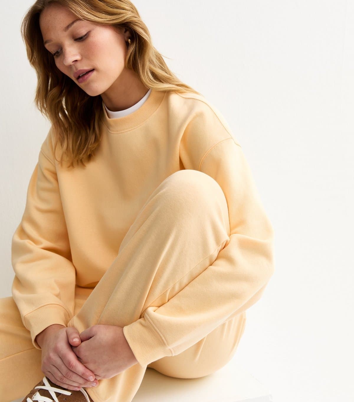 New Look Women's Light Yellow Crew Neck Sweatshirt New Look