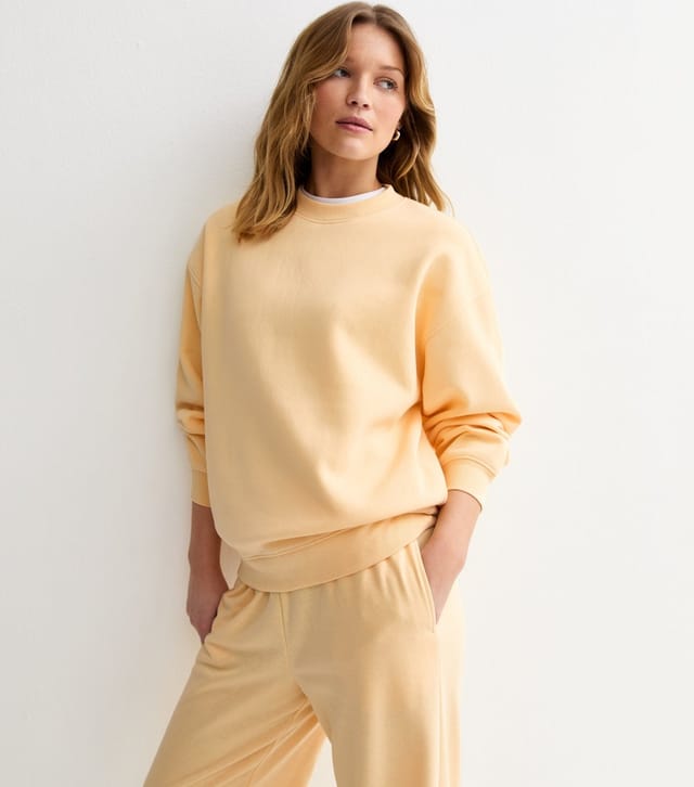 New Look Women's Light Yellow Crew Neck Sweatshirt New Look - 2