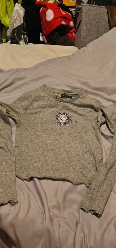 Bershka Bershka long-sleeved embroidered top