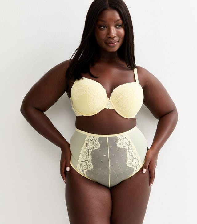 New Look Women's Plus Size Light Yellow Floral Lace Plunge Bra Curves New Look - 3