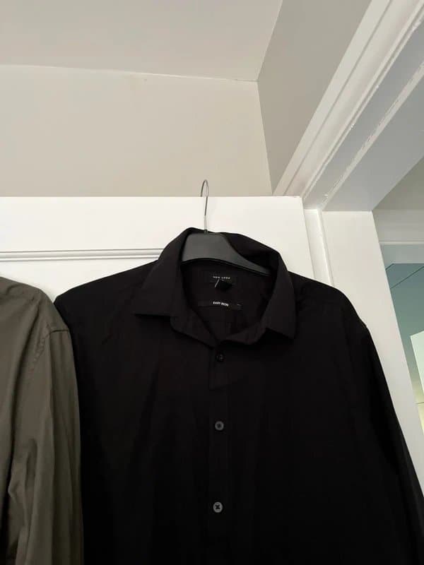 New Look Men’s set of 2 plain shirts size Large
