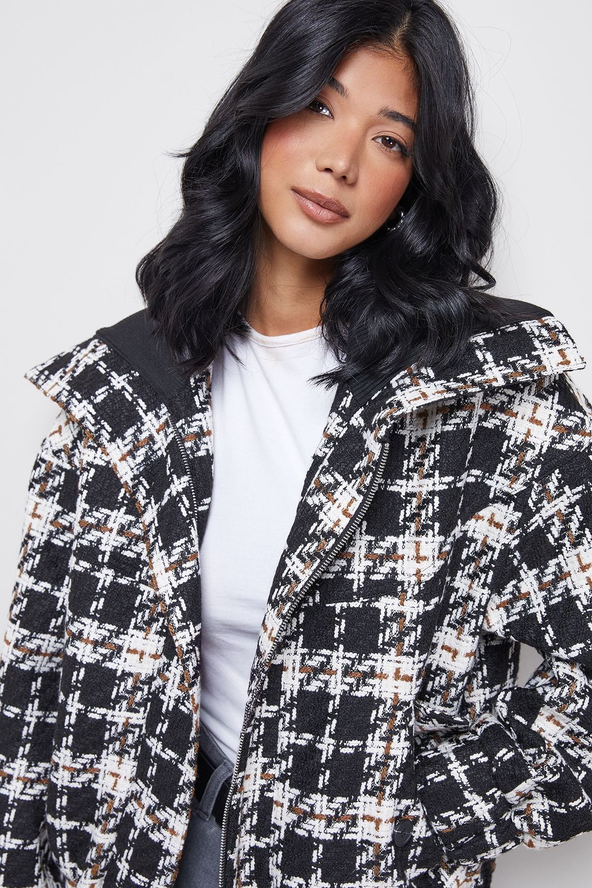 Warehouse Warehouse Women's Oversized Check Chunky Rib Bomber in Mono - 4