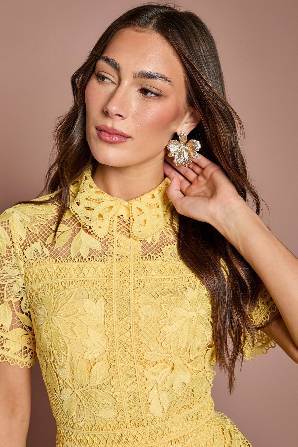 Coast Coast Women's Lace Top Pleated Dress in Lemon - 4