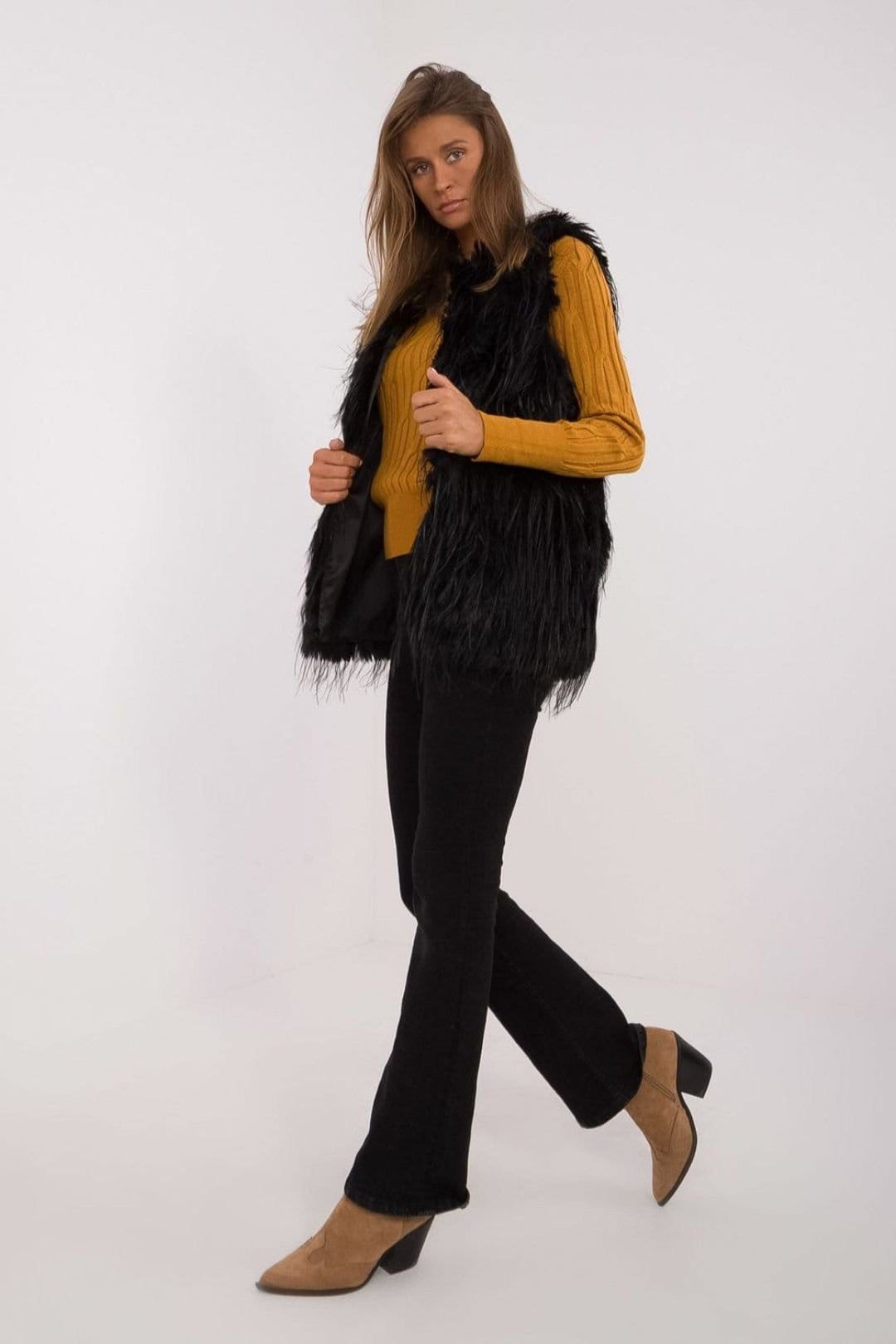 Love Lace Love Lace Women's Faux Fur Lined Hoodless Gilet Vest in Black - 4