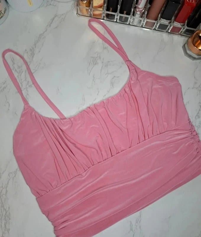 Quiz Quiz Pink Crop Top!