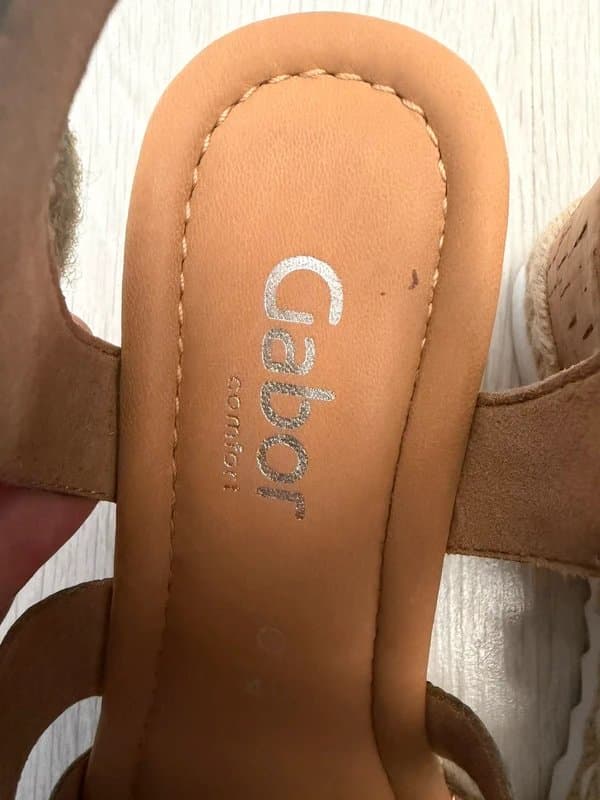 Gabor Gabor metallic green leather espadrille wedge sandals. Size 4.5