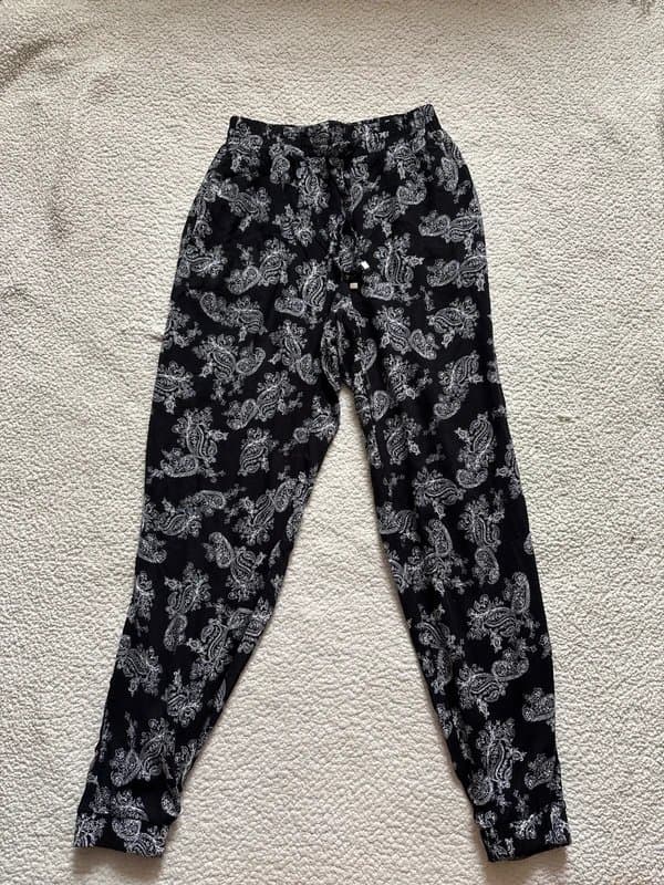 New Look New Look Women Trousers size 6 with side pockets