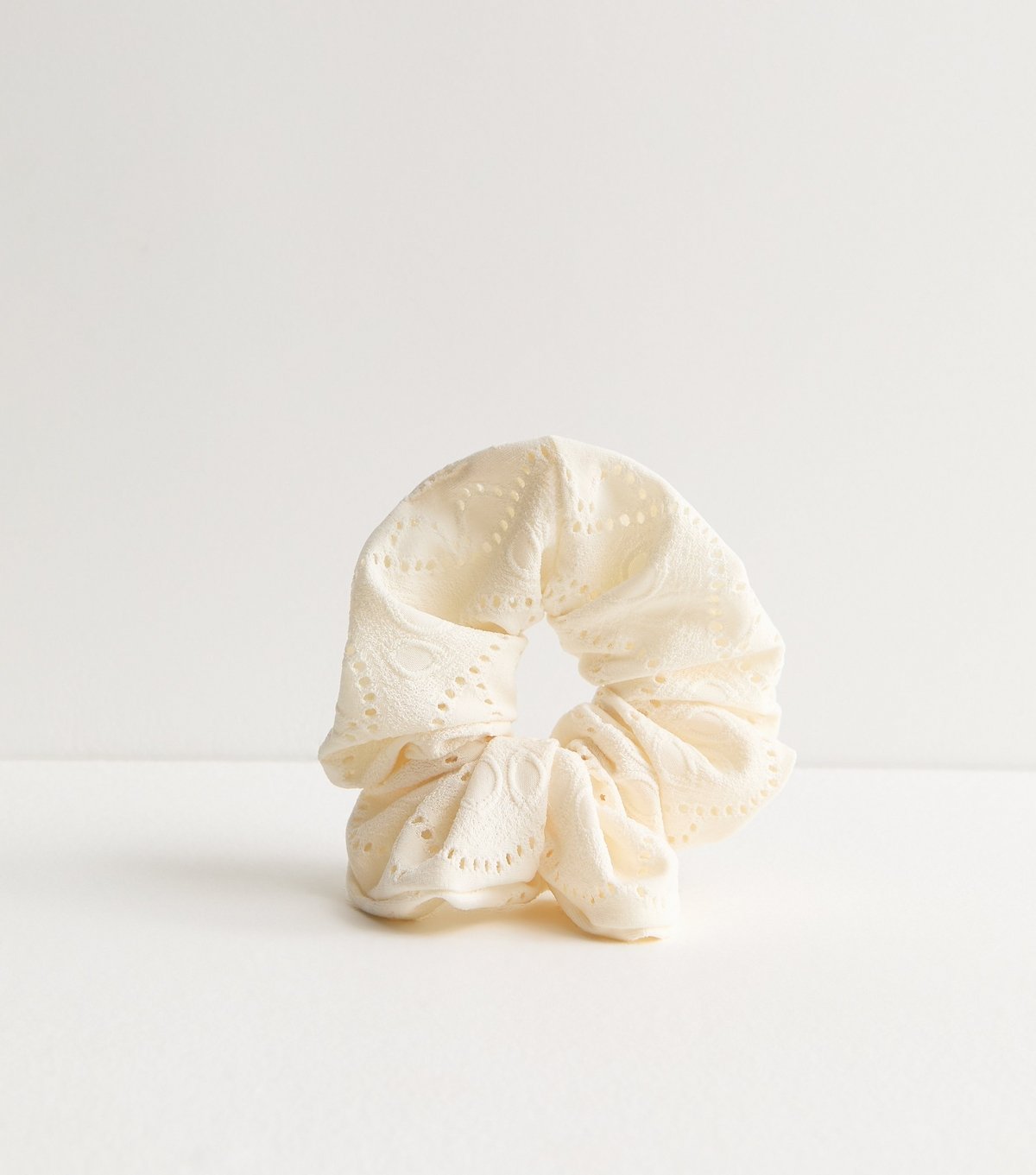 New Look White Broderie Anglaise Oversized Scrunchie New Look - 2