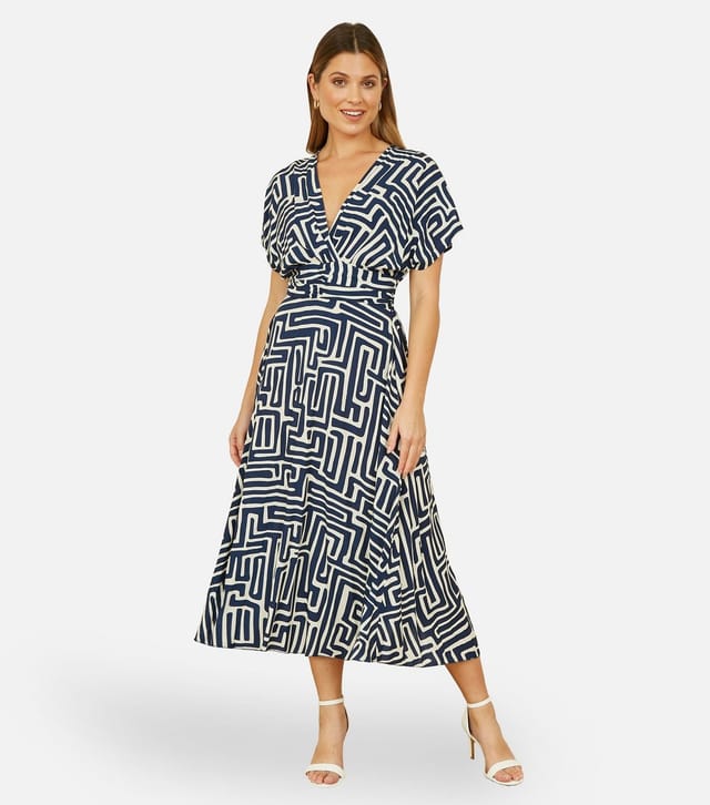 Yumi Women's Navy Geometric Ruched Waist Midi Dress Yumi New Look - 2