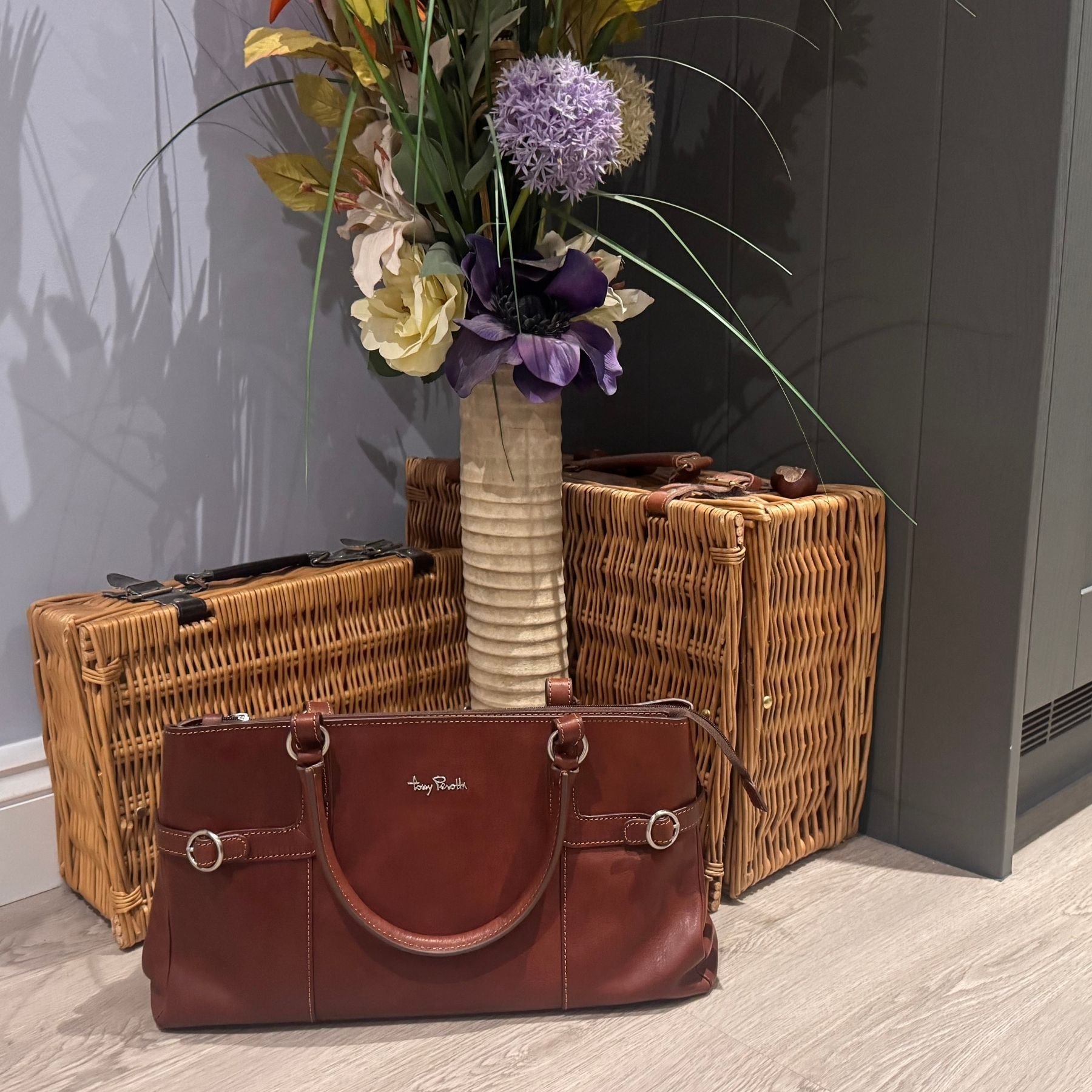 Tony Perotti Tony Perotti Women's Italian Leather Shoulder Bag With Studded Base & Dustbag in Brown - 3