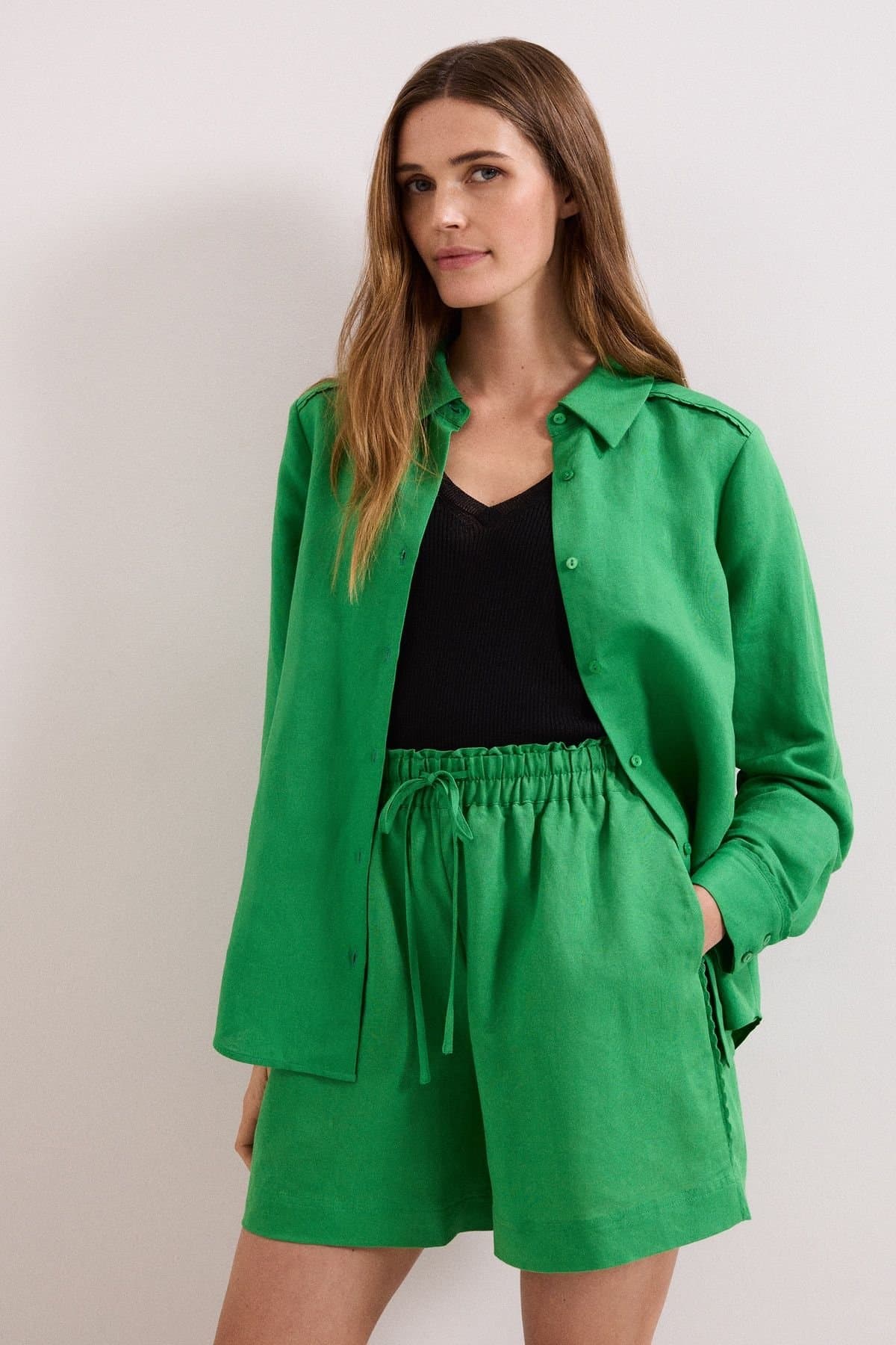 Phase Eight Phase Eight Women's Sloane Linen Shirt in Emerald