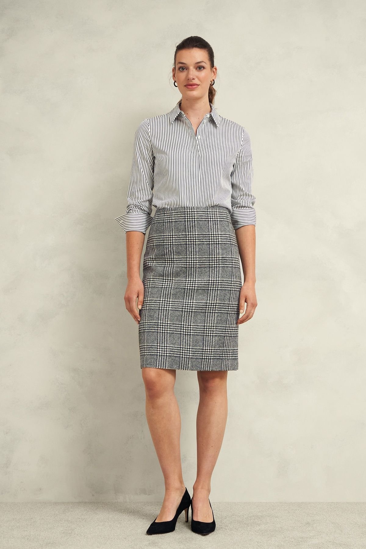 Hobbs London Hobbs London Women's Brea Wool High-Waist Pencil Skirt in Charcoal - 3