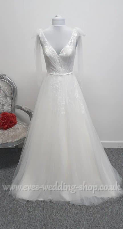 Charlotte bridal Charlotte bridal V neck A line wedding dress UK 10