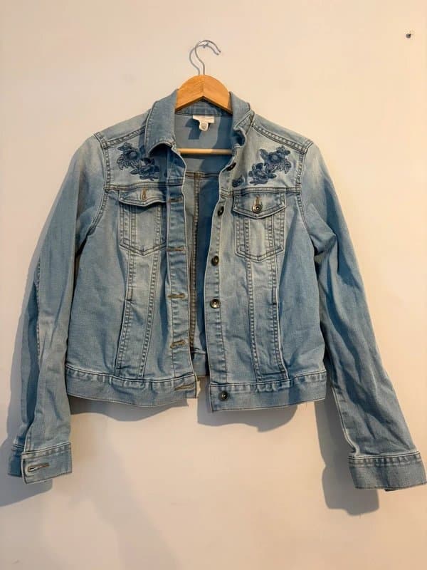 St. Johns Bay St John’s bay denim floral embroidered jacket - size m