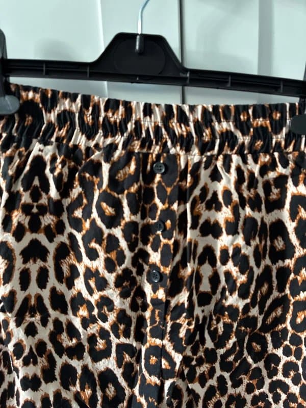 ASOS ASOS design leopard print shorts