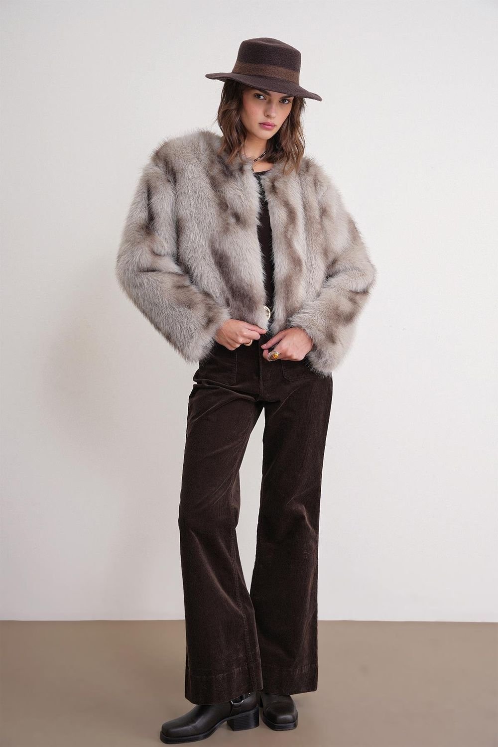 MixRay MixRay Women's Faux Fur Jacket in Light Beige - 2