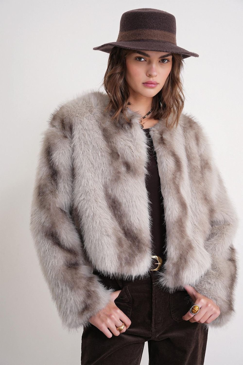 MixRay MixRay Women's Faux Fur Jacket in Light Beige - 3