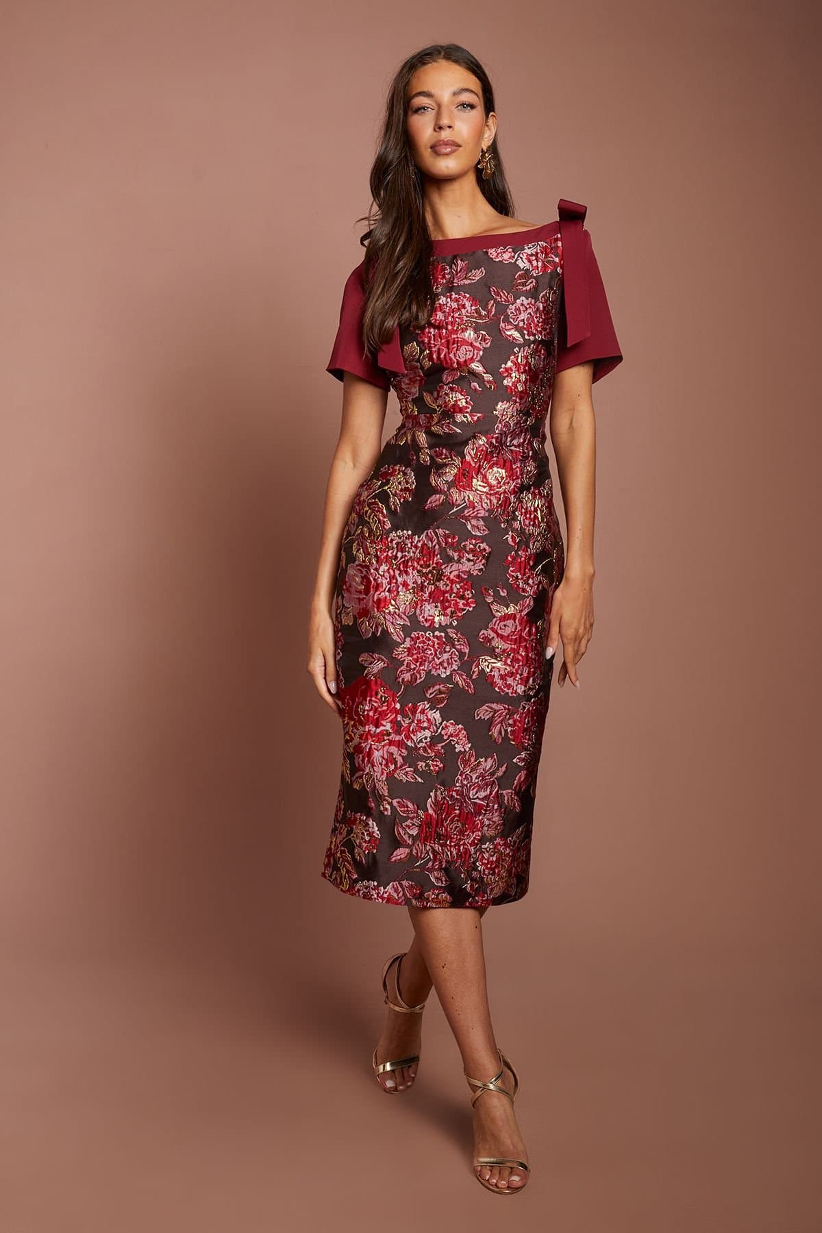 Coast Coast Women's Short Sleeve Jacquard Midi Dress With Bow Detail in Berry