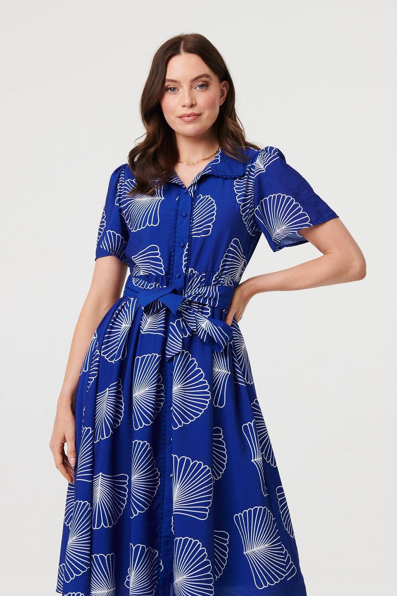 Izabel London Izabel London Women's Printed Short Sleeve Tie Midi Dress in Blue - 4
