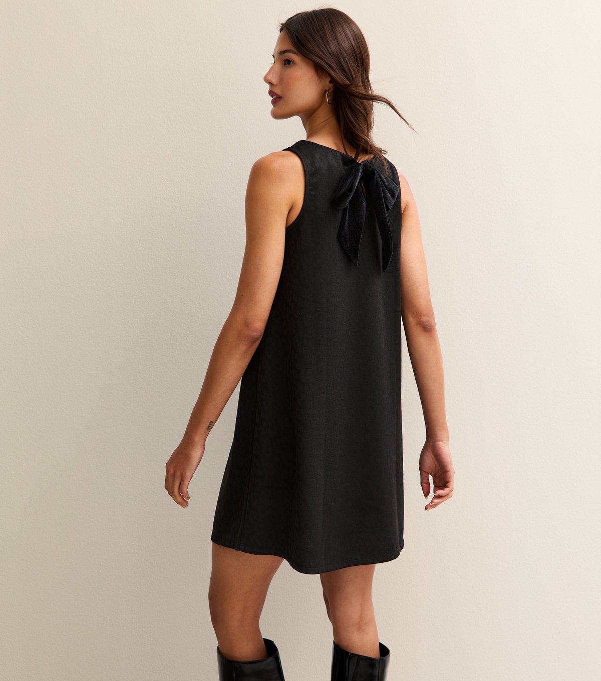 New Look Women's Black Sleeveless Back Bow Mini Dress New Look - 4