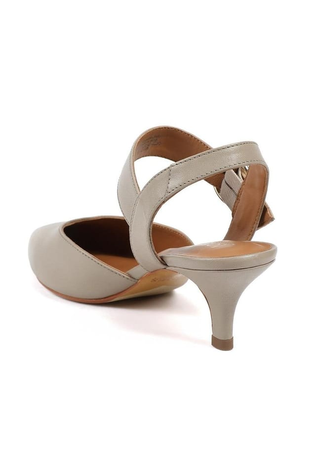 Jones Bootmaker Jones Bootmaker Women's Yohanna Leather Court Shoes in Beige - 3