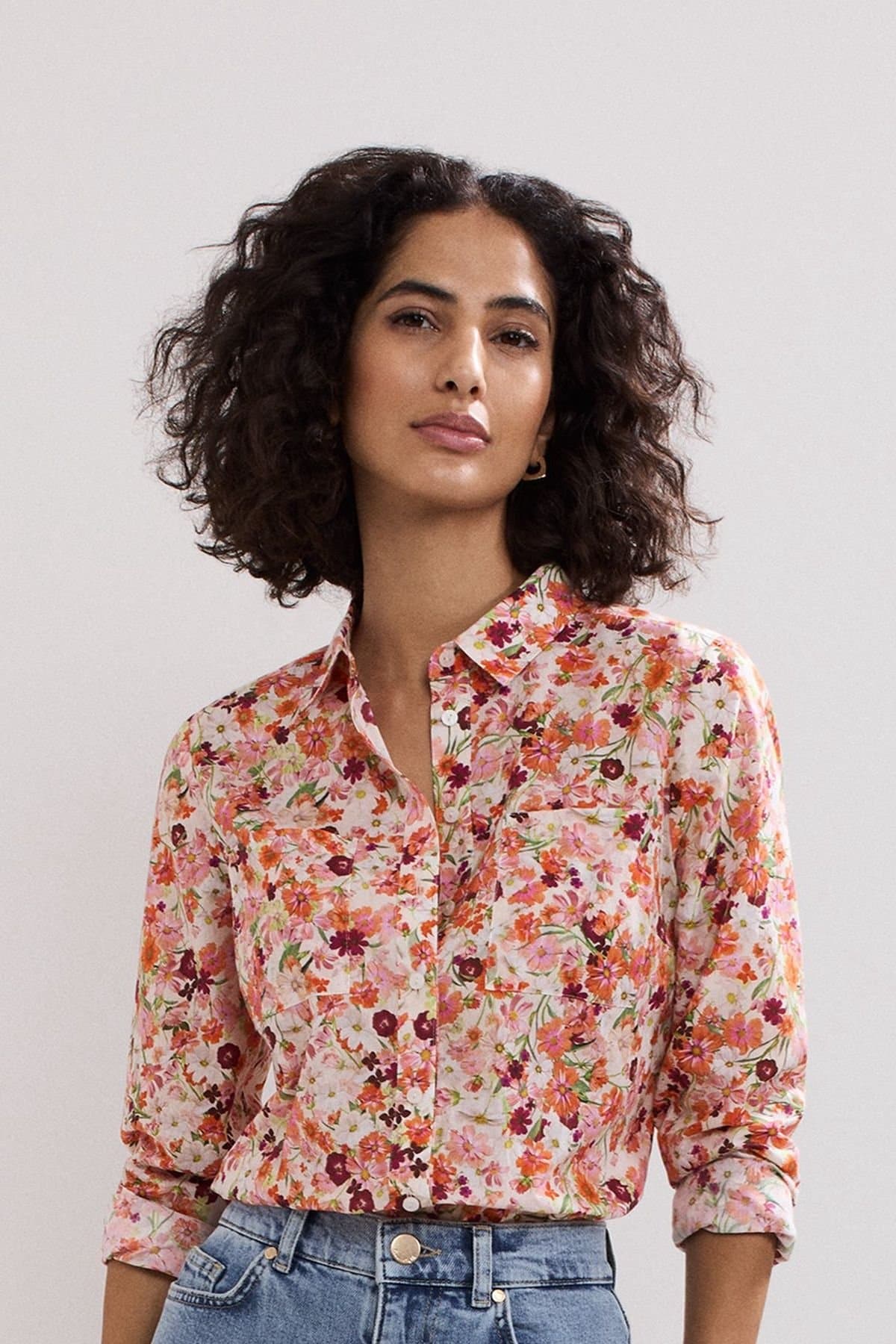Phase Eight Phase Eight Women's Maddelena Ditsy Floral Print Shirt in Light Pink
