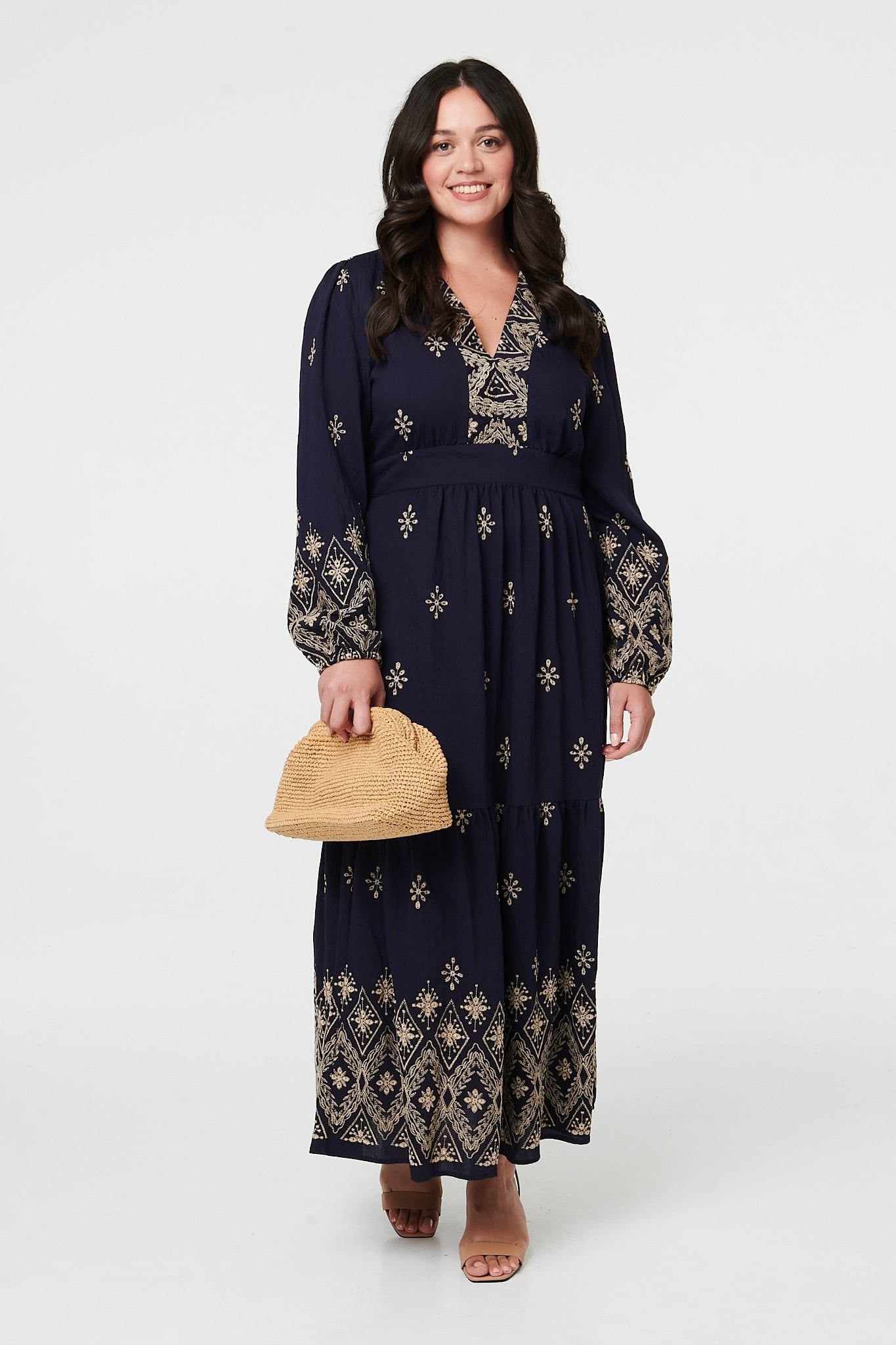Izabel London Izabel London Women's Curve Border Print V-Neck Maxi Dress