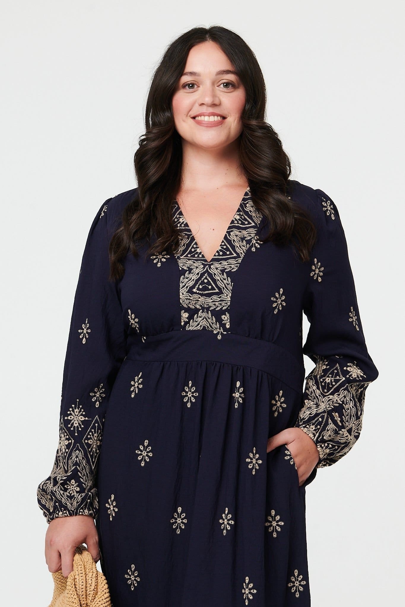 Izabel London Izabel London Women's Curve Border Print V-Neck Maxi Dress - 4