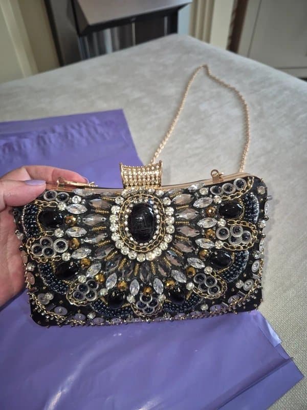 The Unbranded Brand Beautiful beaded hard bodied handbag (202)