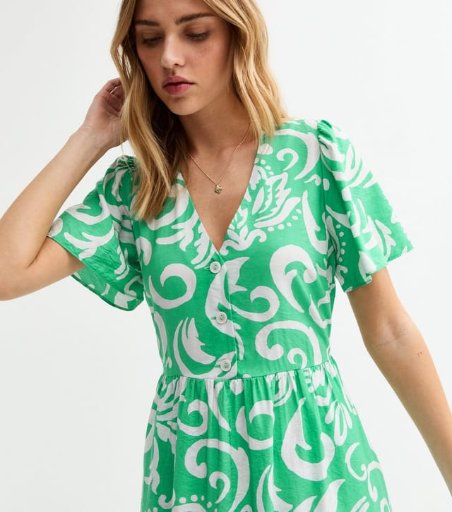 New Look Women's Green Pattern Print Buttoned Midi Dress New Look - 2