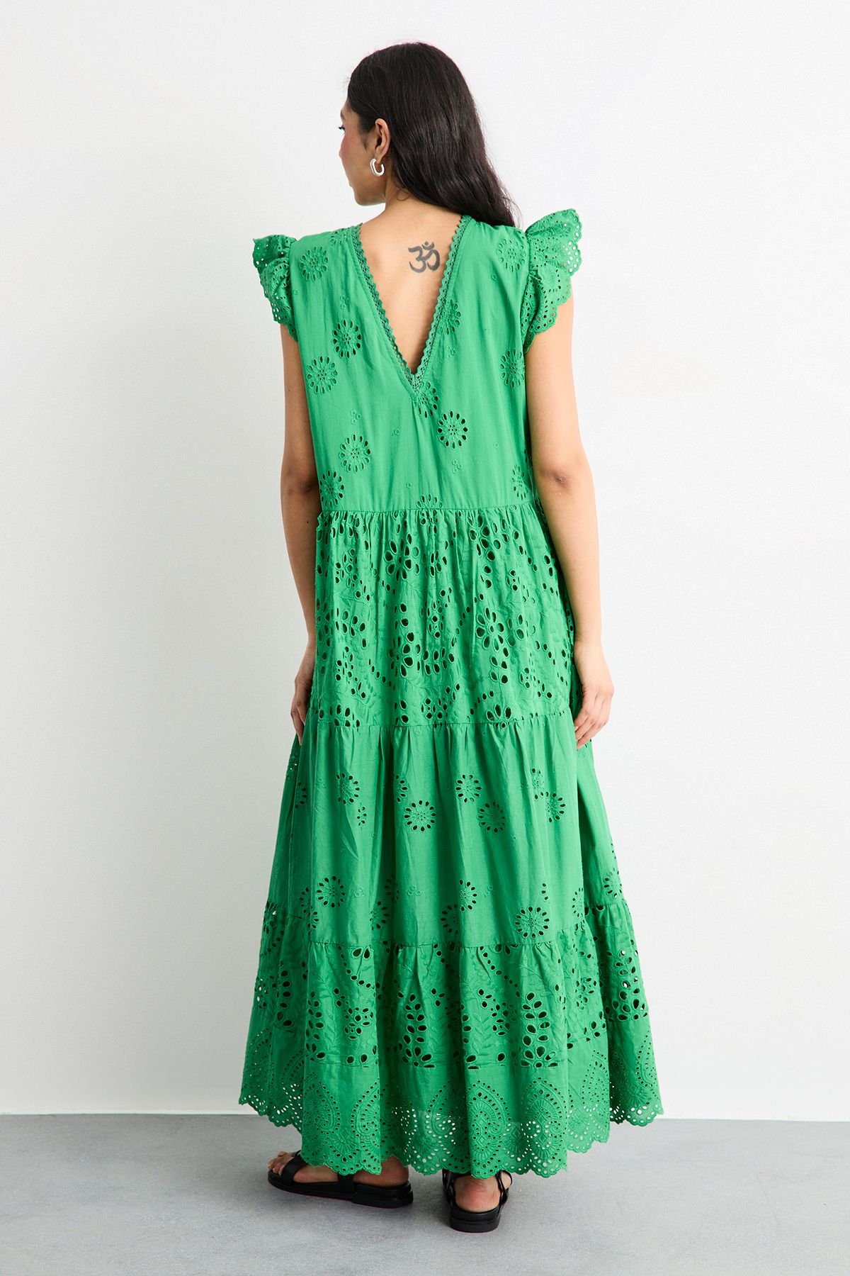Warehouse Warehouse Women's Broderie Mix Tiered Midi Dress in Green - 3