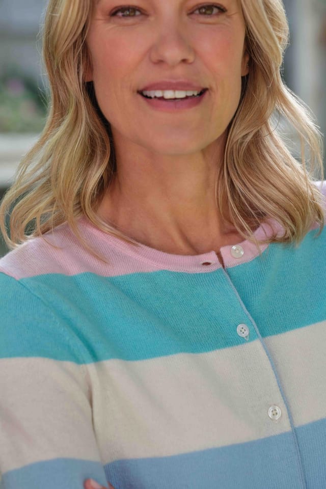 WoolOvers WoolOvers Women's Cashmere & Merino Classic Crew Neck Cardigan - 2