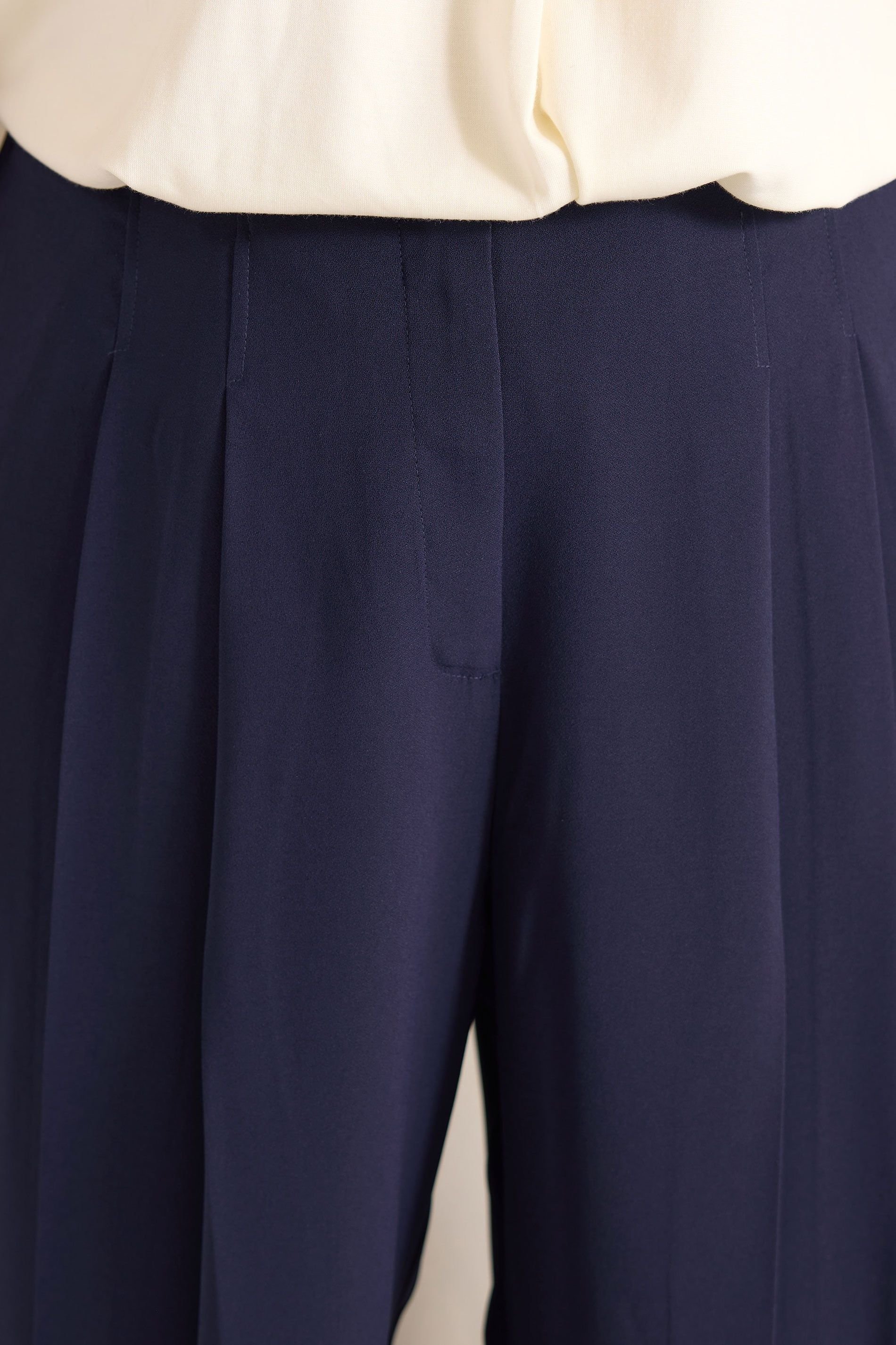 Evans Evans Women's Pleat Front Trousers in Mid Navy - 4