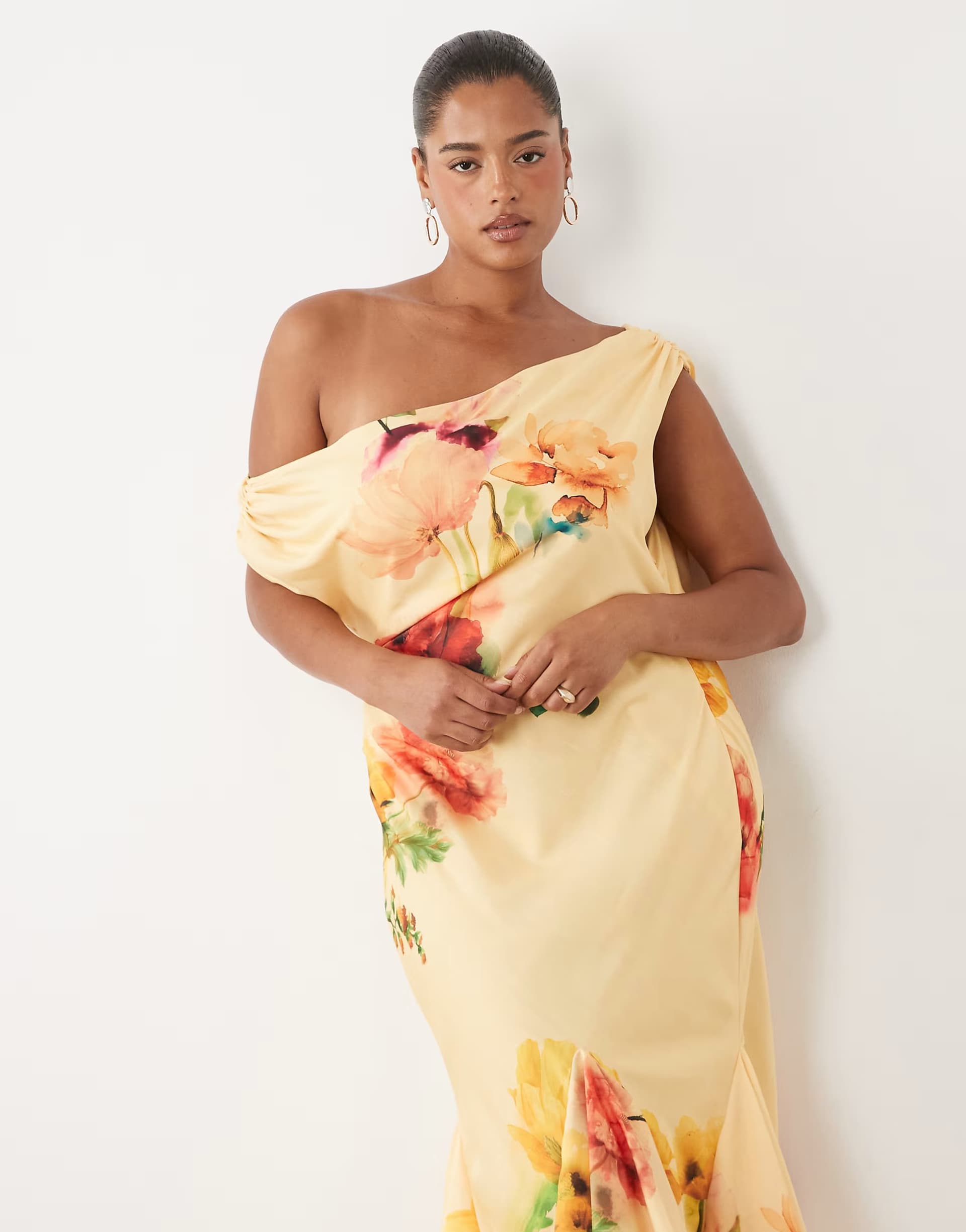 ASOS ASOS DESIGN Curve fallen shoulder midaxi dress with asymmetric godet hem in soft floral print