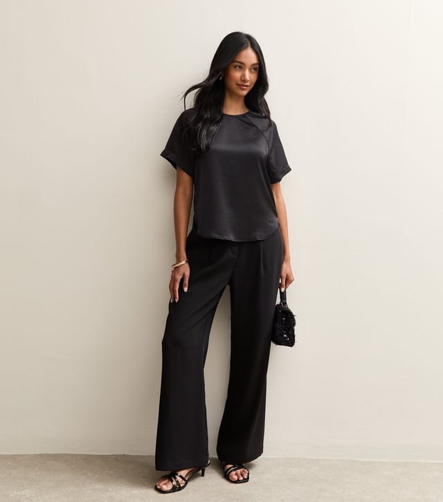 New Look Women's Black Satin Short Raglan Sleeve Top New Look - 3