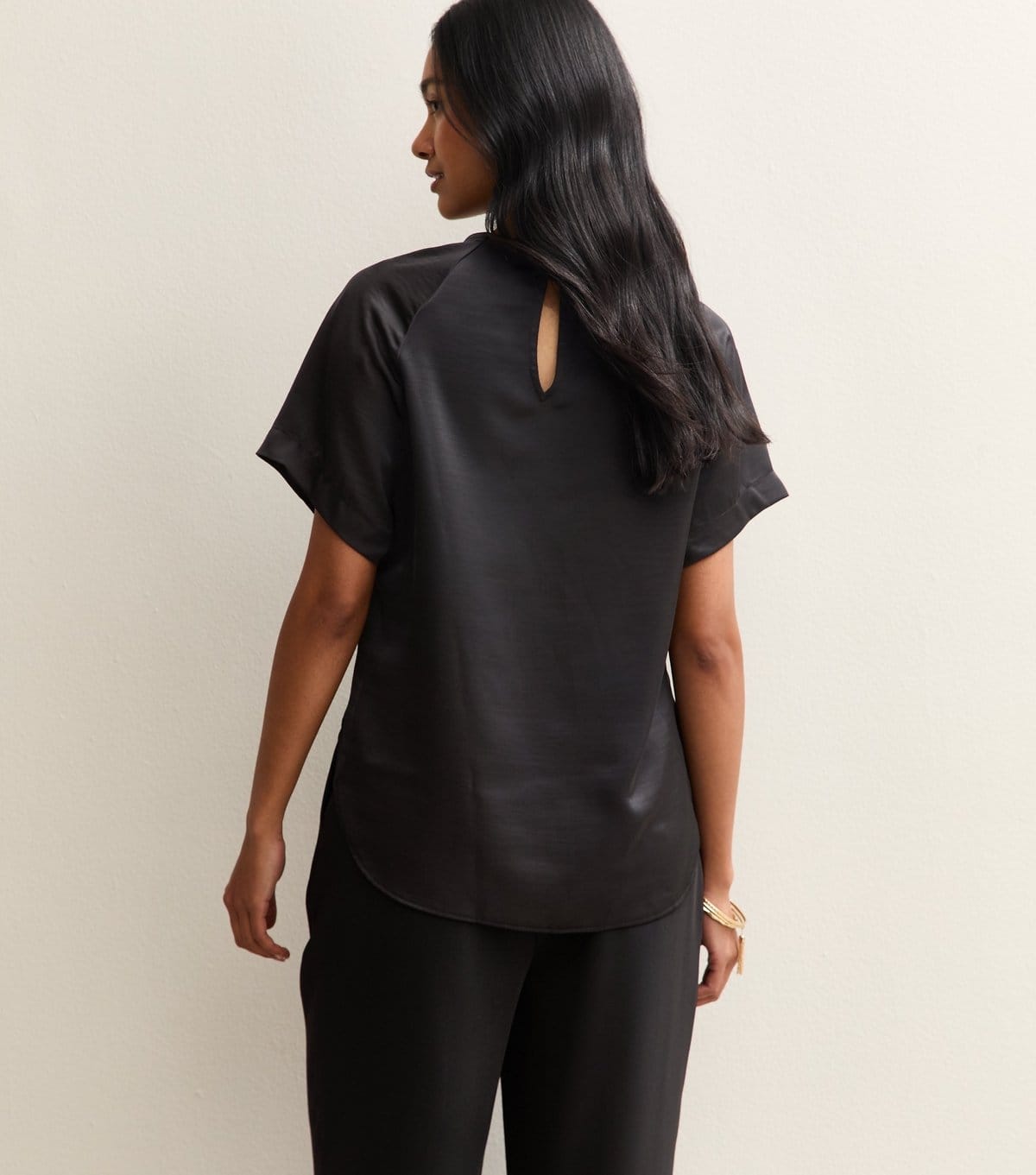 New Look Women's Black Satin Short Raglan Sleeve Top New Look - 4