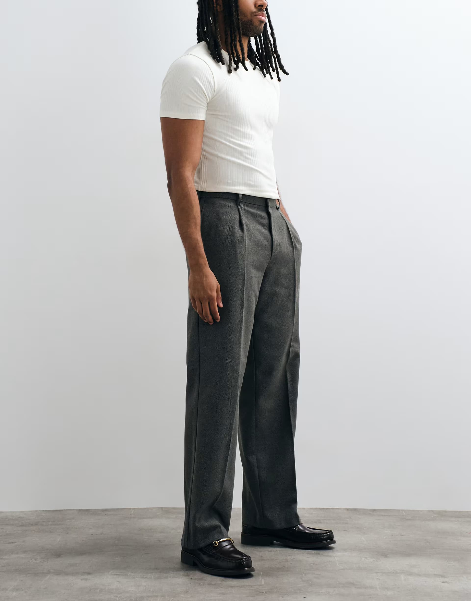 ASOS ASOS DESIGN smart pleated wide leg trousers with wool in charcoal herringbone