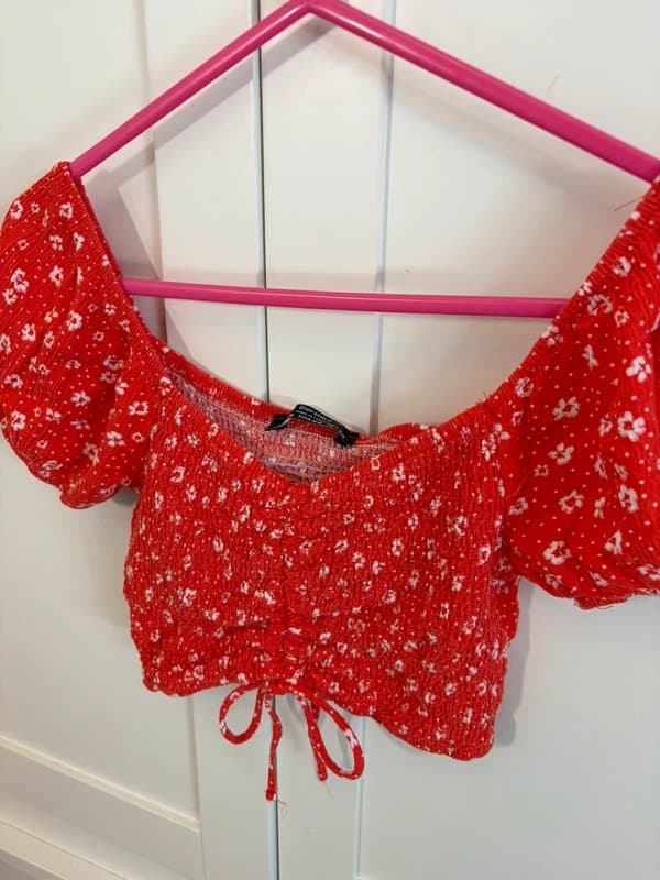 Bershka Bershka red floral crop top