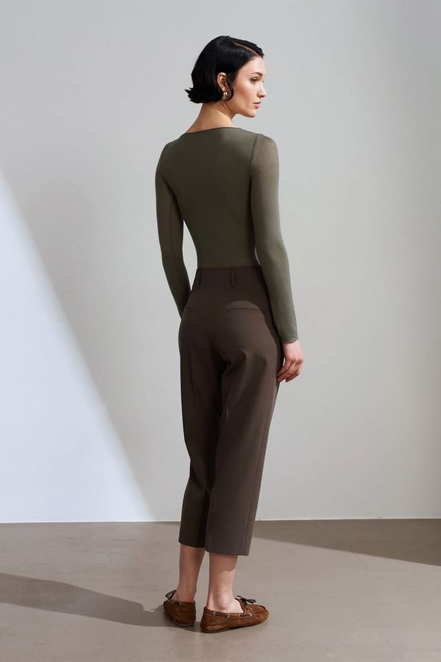 Dilvin Dilvin Women's High-waist Belted Capri Trousers in Olive - 2