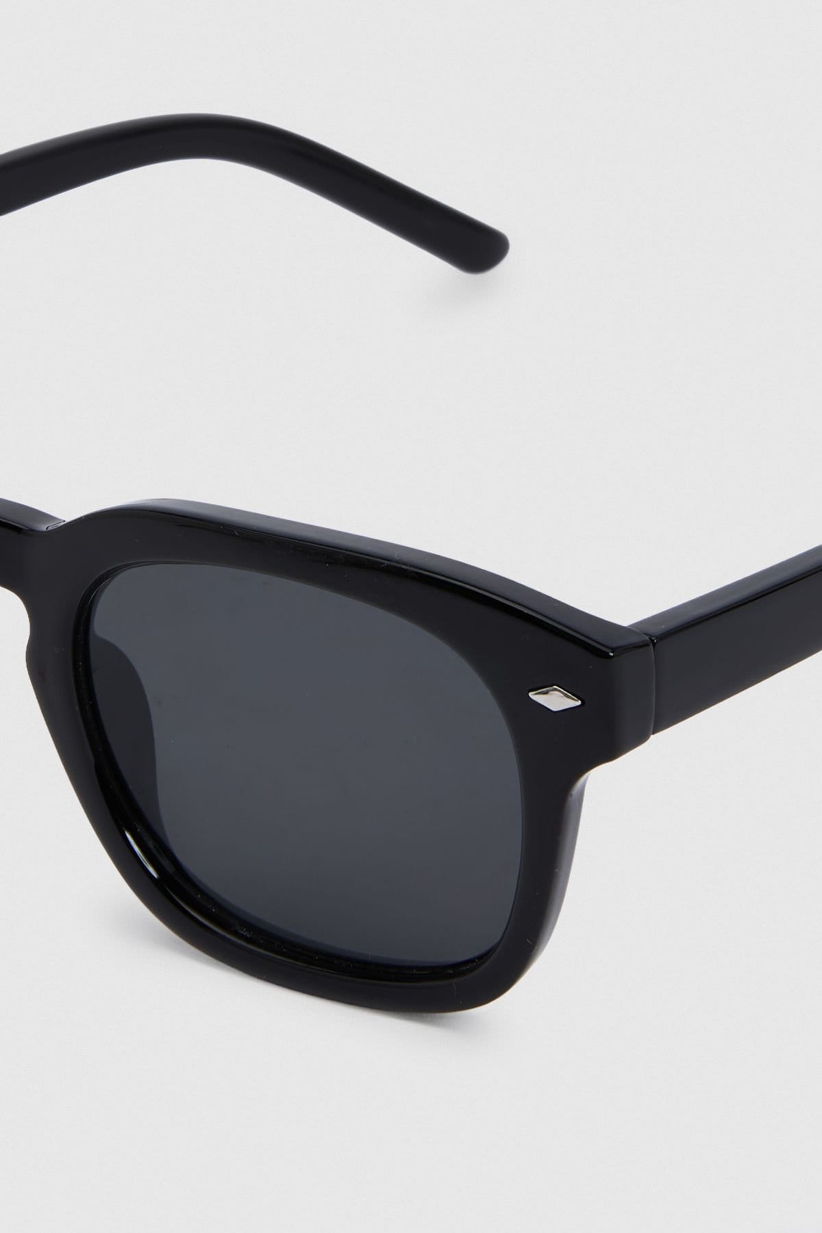 Burton Burton Men's Black Retro Sunglasses - 4