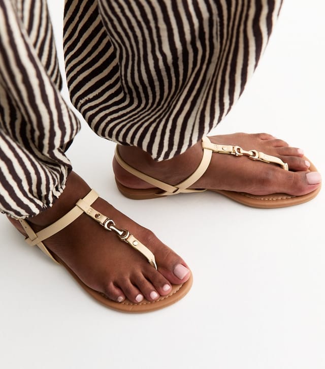 New Look Women's Light Yellow Faux Leather Metal Toe Post Sandals Vegan New Look - 2