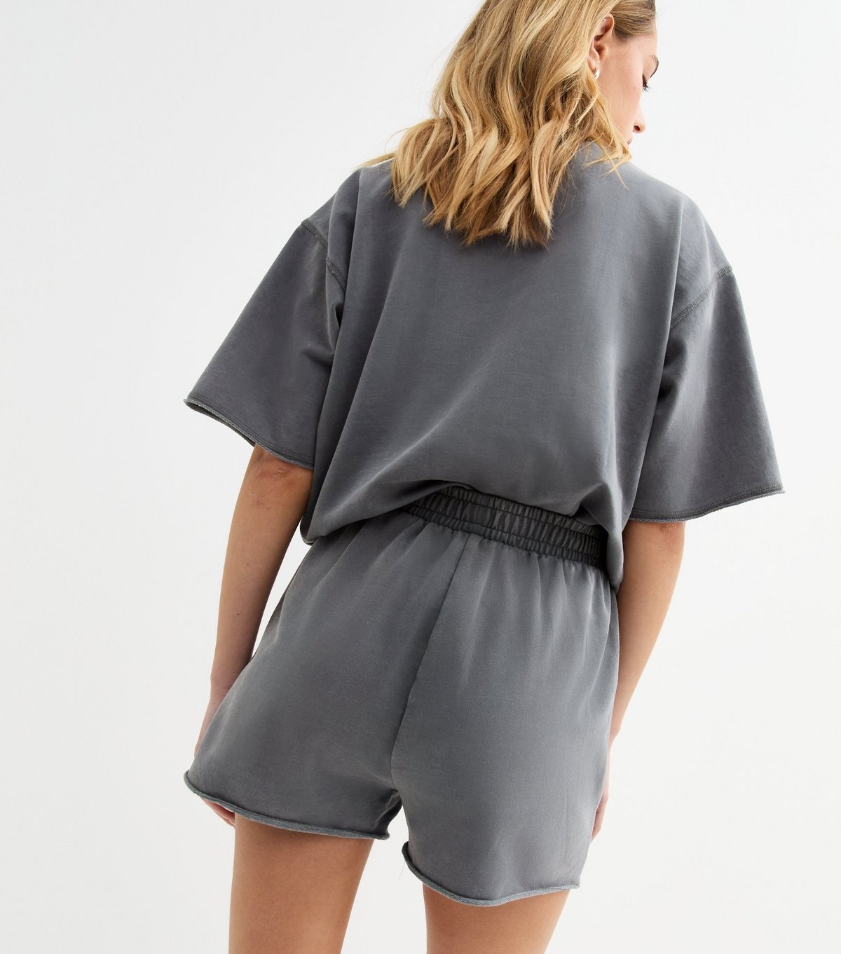 New Look Women's Dark Grey Raw Edge Acid Wash Jogger Shorts New Look - 4