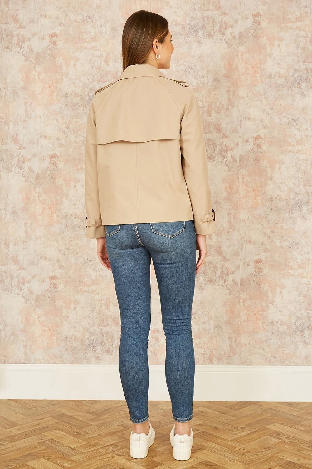 Yumi Yumi Women's Beige Cropped Trench Jacket With Pockets & Check Lining - 4