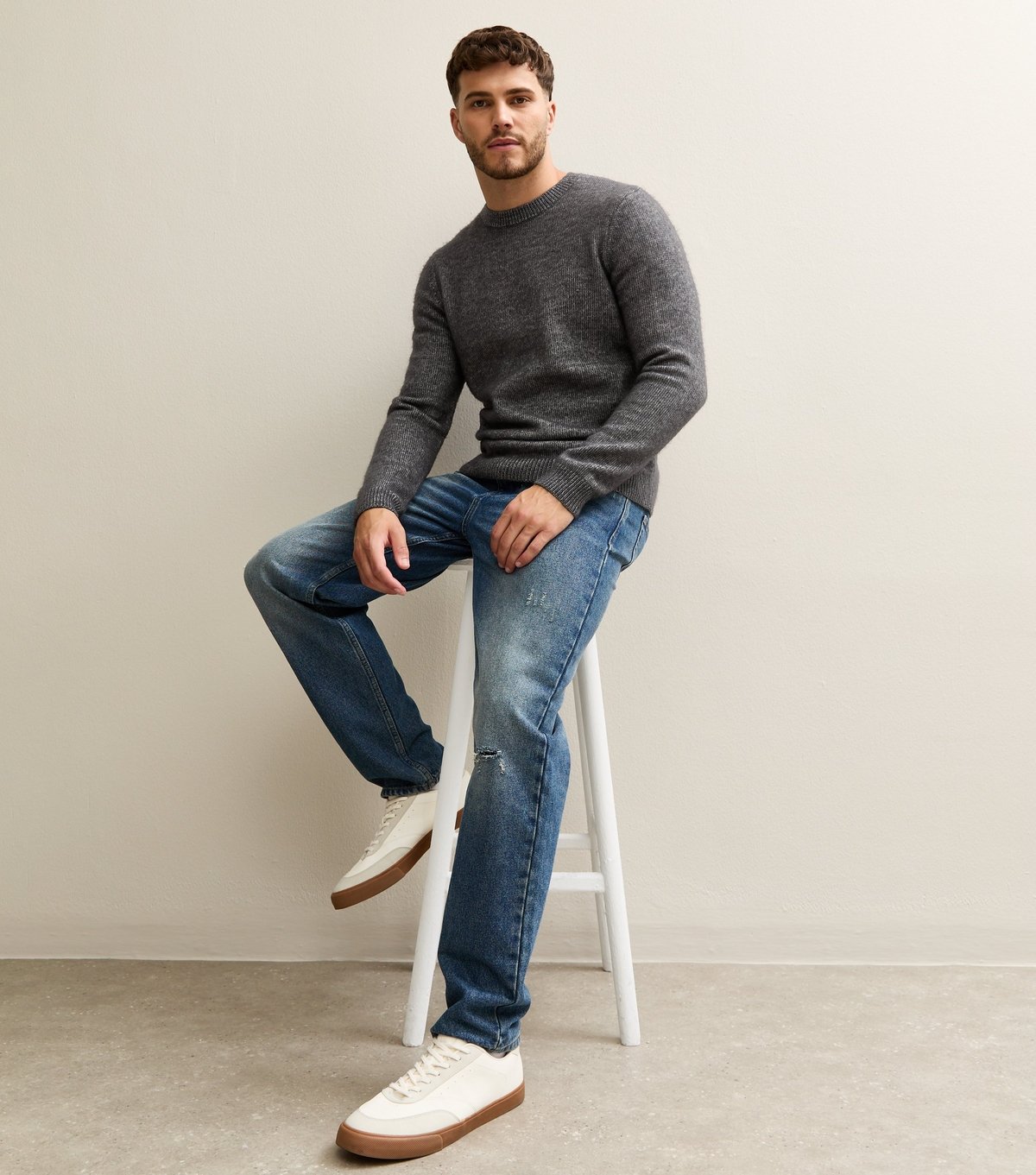 New Look Men's Dark Grey Relaxed Crew Neck Long Sleeve Jumper New Look - 3