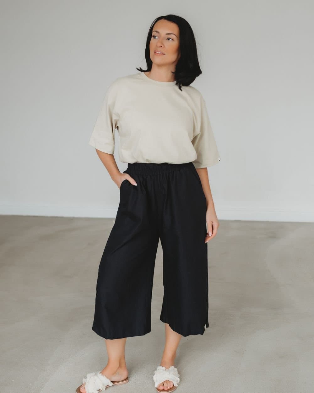 Turtledove London Turtledove London Black Crop Trousers for Women