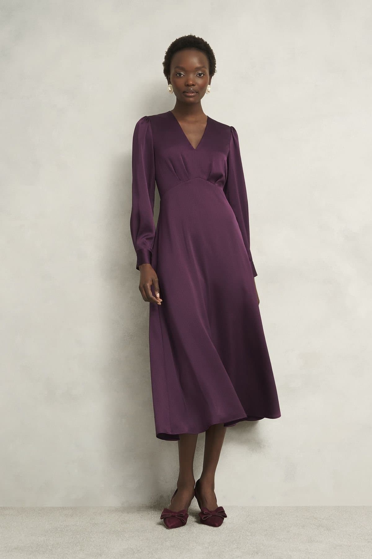 Hobbs London Hobbs London Women's V-Neck Long Sleeve A-Line Midi Dress in Wine